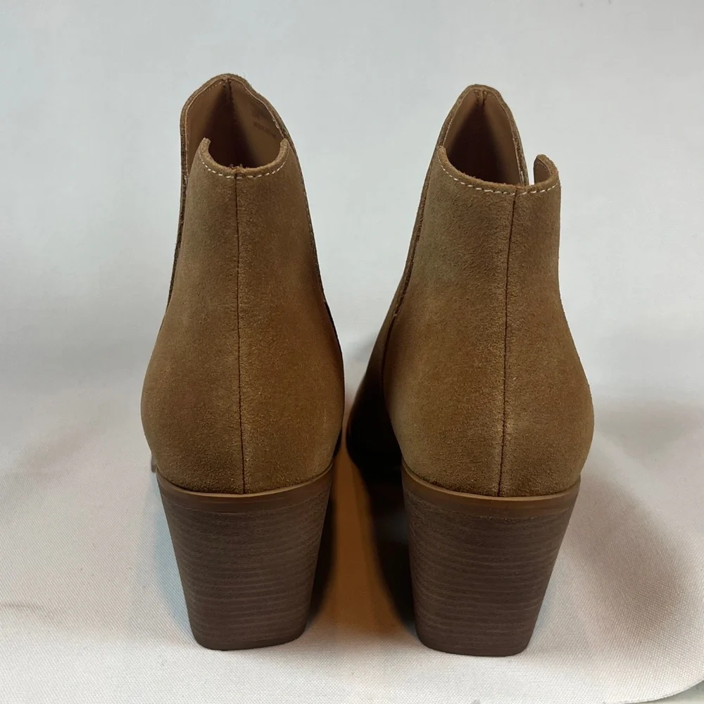 Lisa Vicky Kicky Saddle Brown Suede Ankle Booties 11M NIB